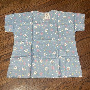 New Scrubs blue shrubs various sizes small flowers two pockets